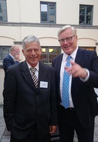 Rechts: Minister Dr. Bernd Althusmann, Links: Prof. Dr. Matthias Reuter, IngB RT&S